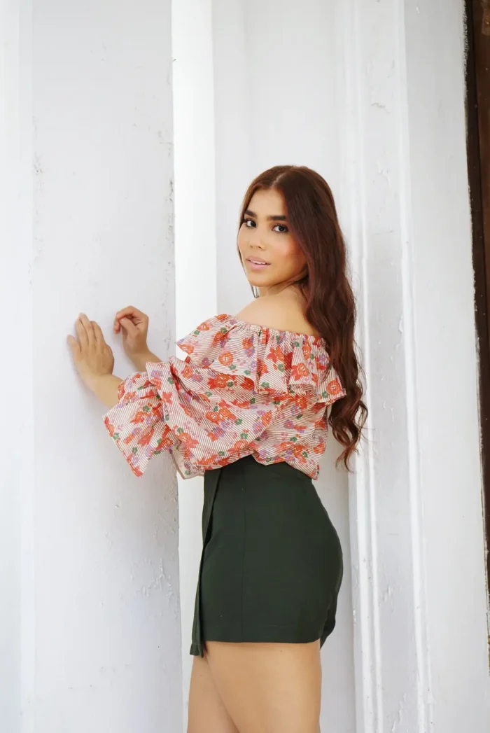FALDA SHORT MILITARY - BLUSA PRIMAVERA FLORAL (4)